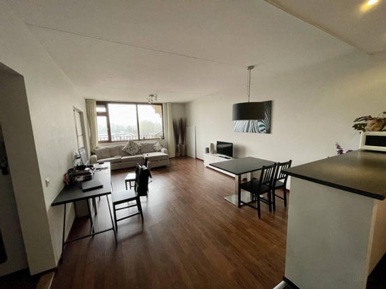 Appartement met balkon op 6e etage - Afbeelding 3