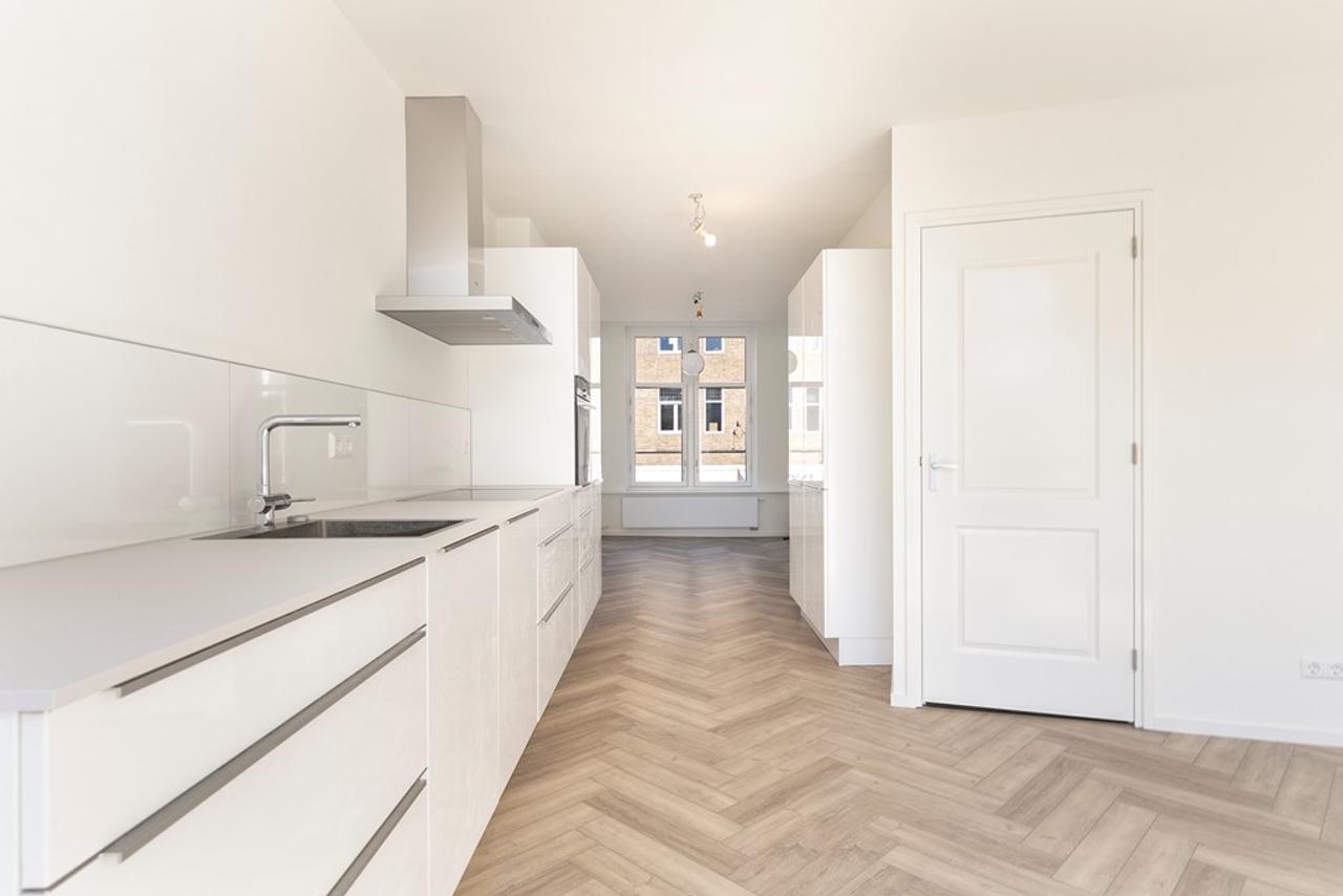 2-Bedroom Apartment with Roof Terrace in Utrecht East - Image 6