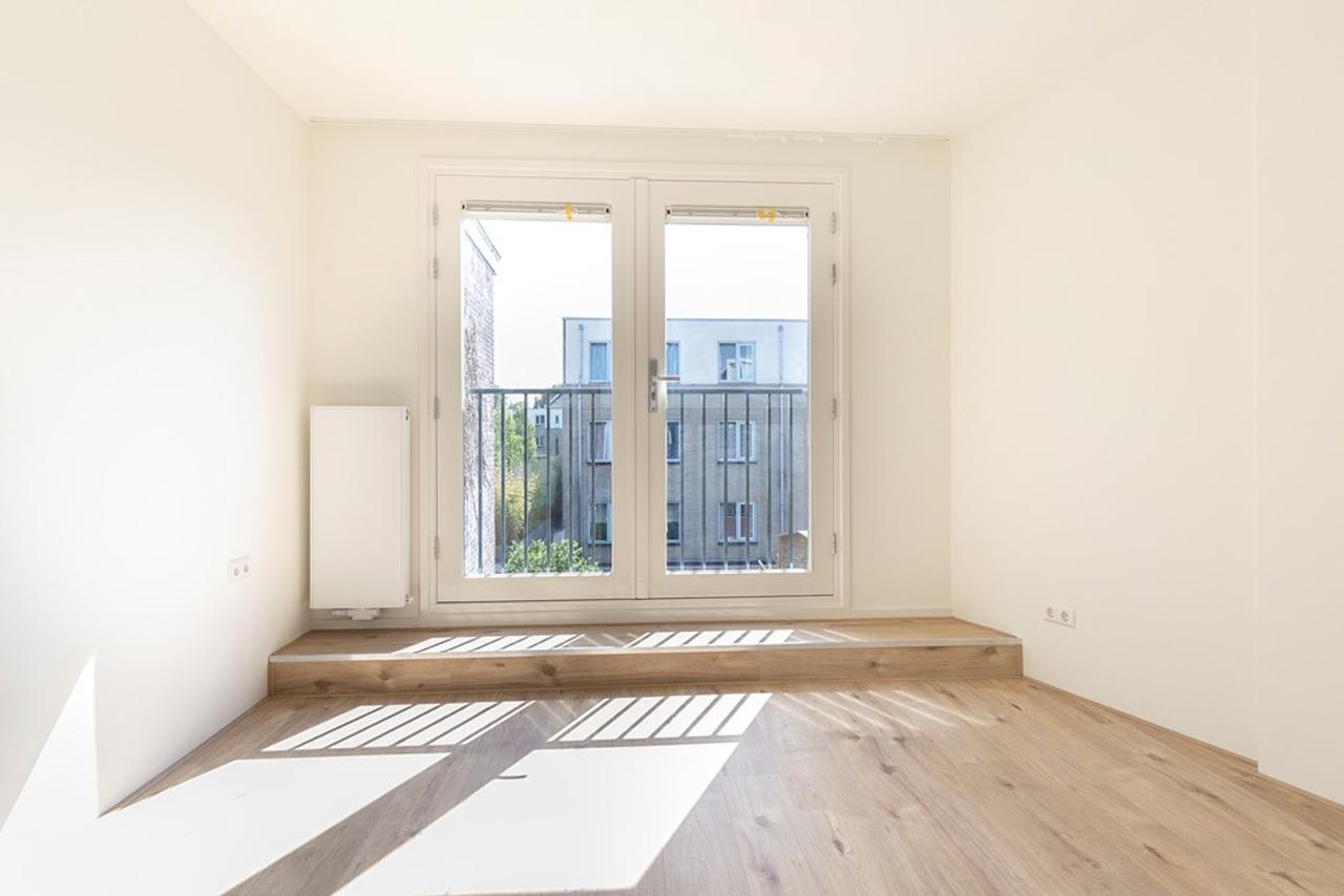 2-Bedroom Apartment with Roof Terrace in Utrecht East - Image 8