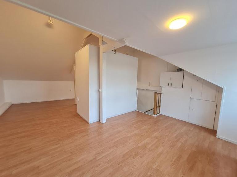 Lichte semi-studio met eigen badkamer - Afbeelding 4