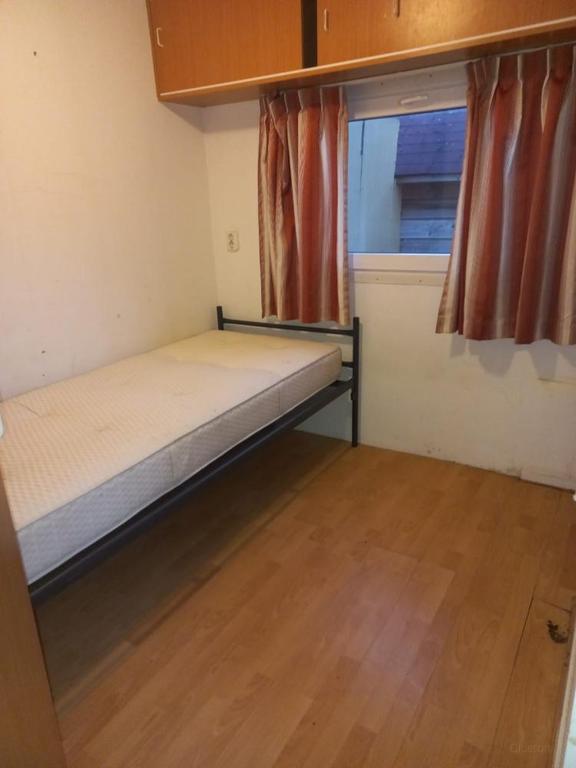 Quiet 2-bedroom chalet in Schaijk - Image 8