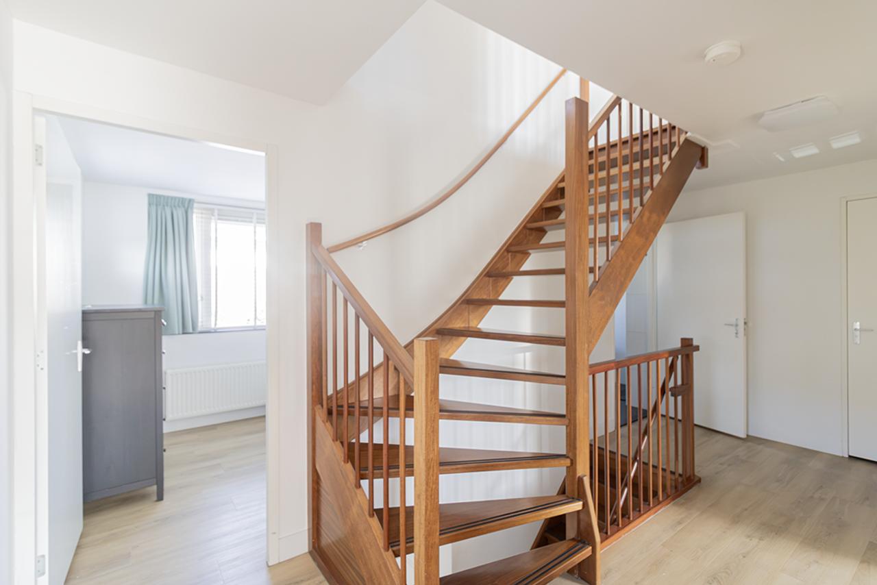 Furnished 5-Bedroom Family Home - Image 16