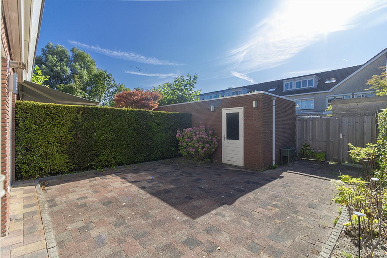 Furnished 5-Bedroom Family Home - Image 24