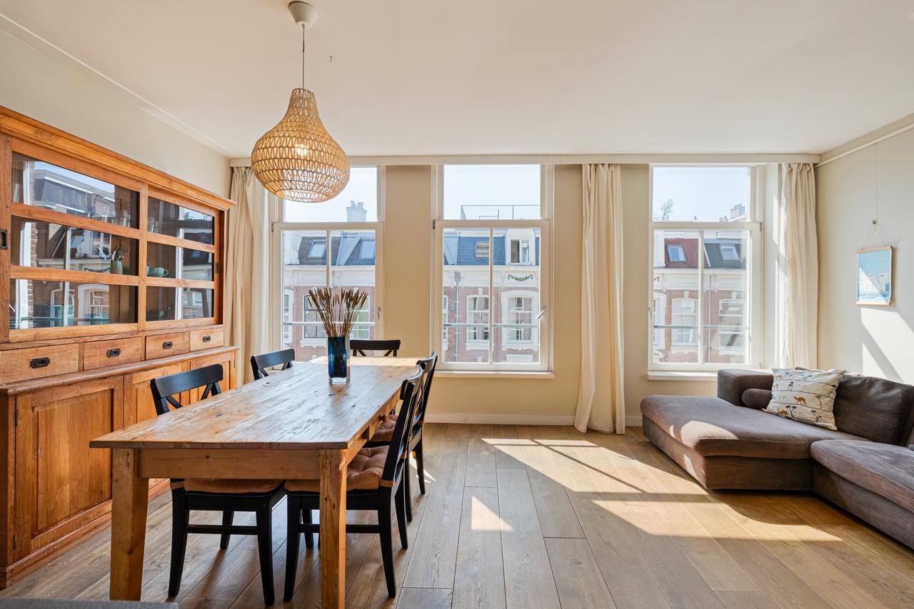 2-slaapkamerappartement met balkon in De Pijp - Afbeelding 1
