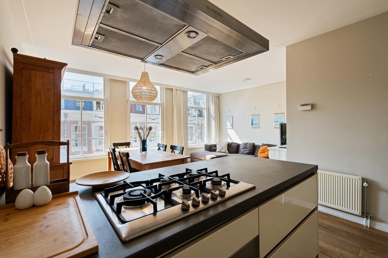 2-slaapkamerappartement met balkon in De Pijp - Afbeelding 2