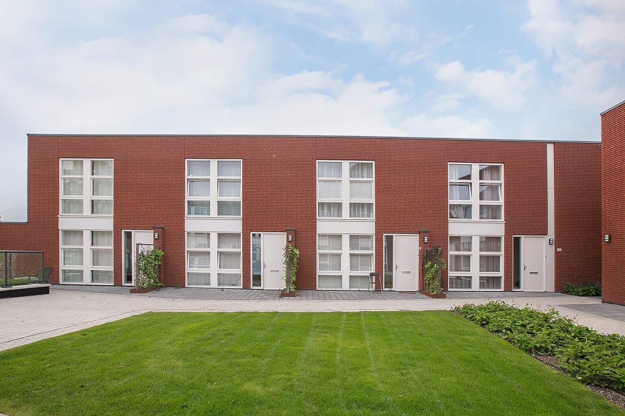 1-bedroom apartment with parking in Tilburg - Image 4