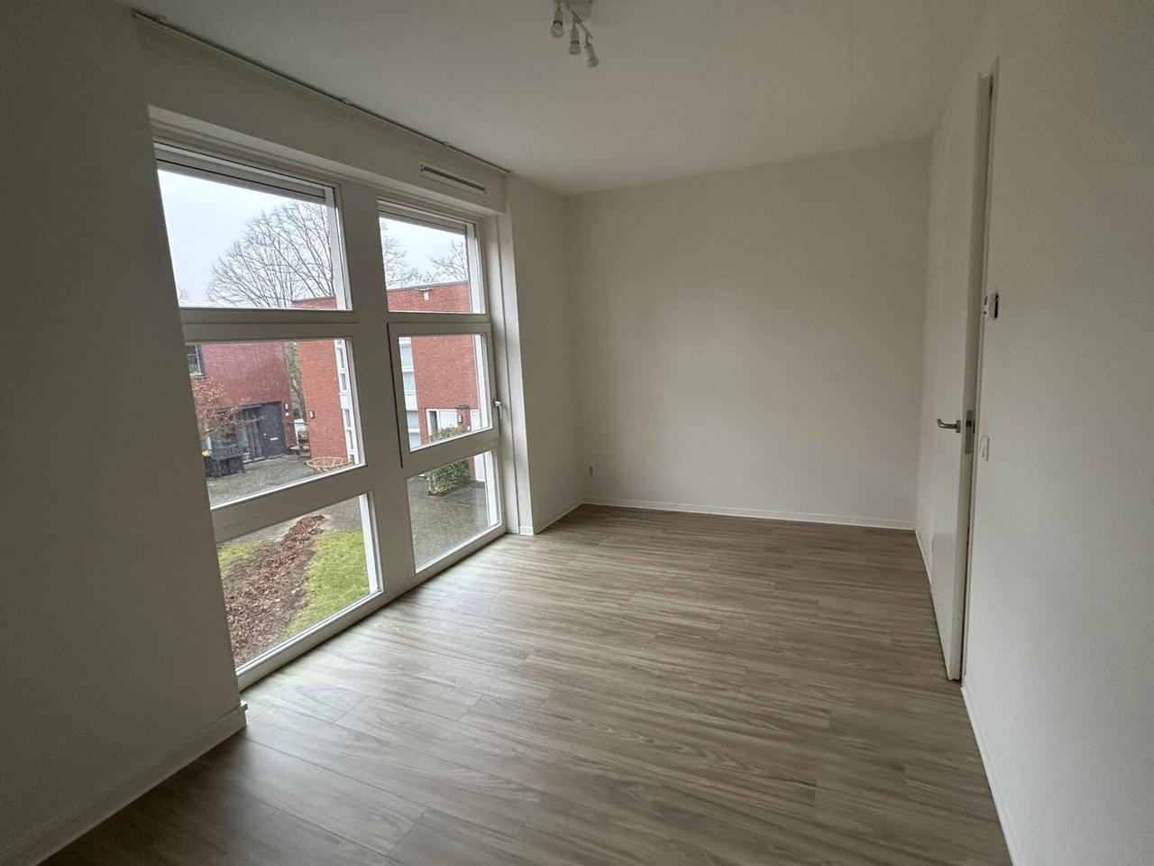 1-bedroom apartment with parking in Tilburg - Image 14