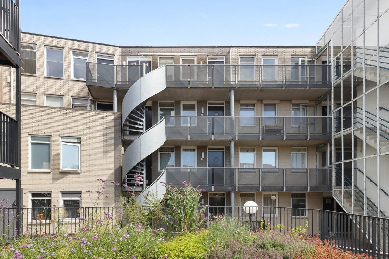 77 m² appartement met balkon in hartje Zwolle - Afbeelding 19