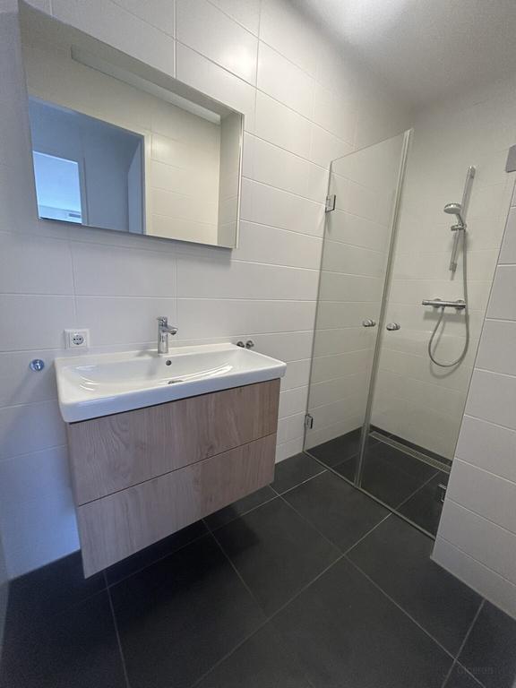 City Home with Parking in Tilburg - Image 11