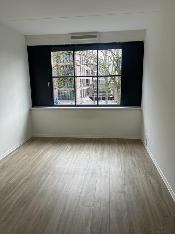 City Home with Parking in Tilburg - Image 13