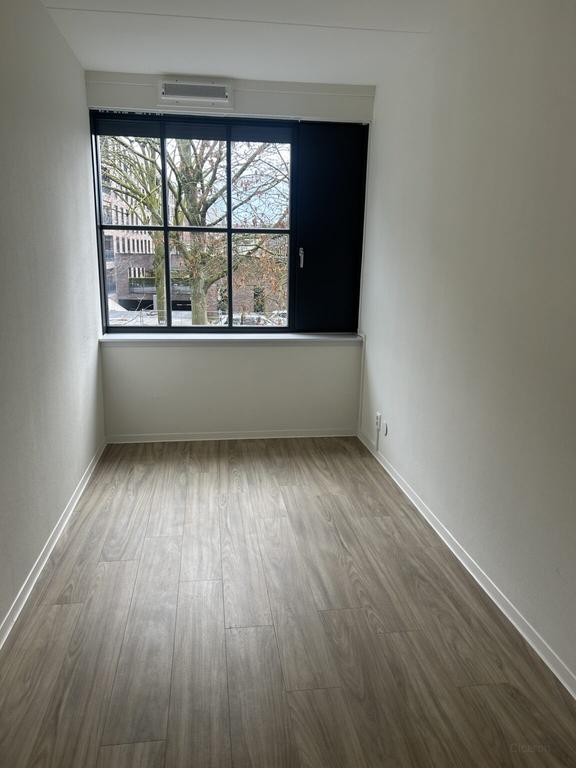 City Home with Parking in Tilburg - Image 15