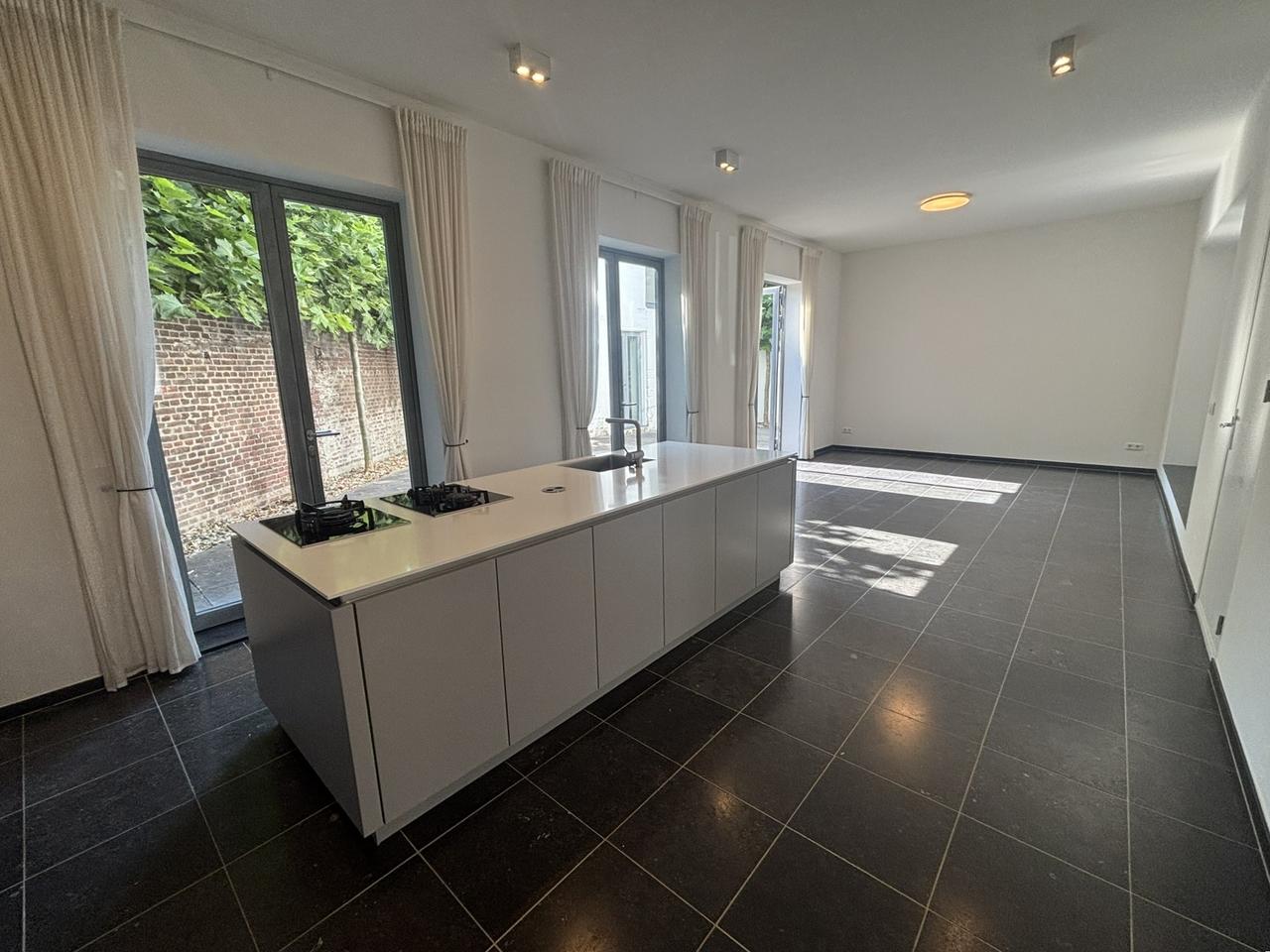 Spacious Family Home with Garden in Sint Pieter - Image 4