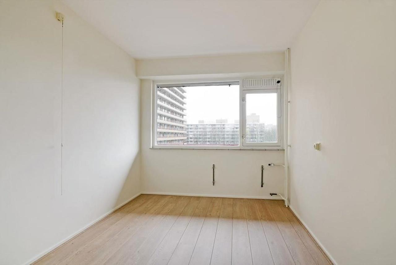 4-kamer appartement op de 14e verdieping - Afbeelding 9