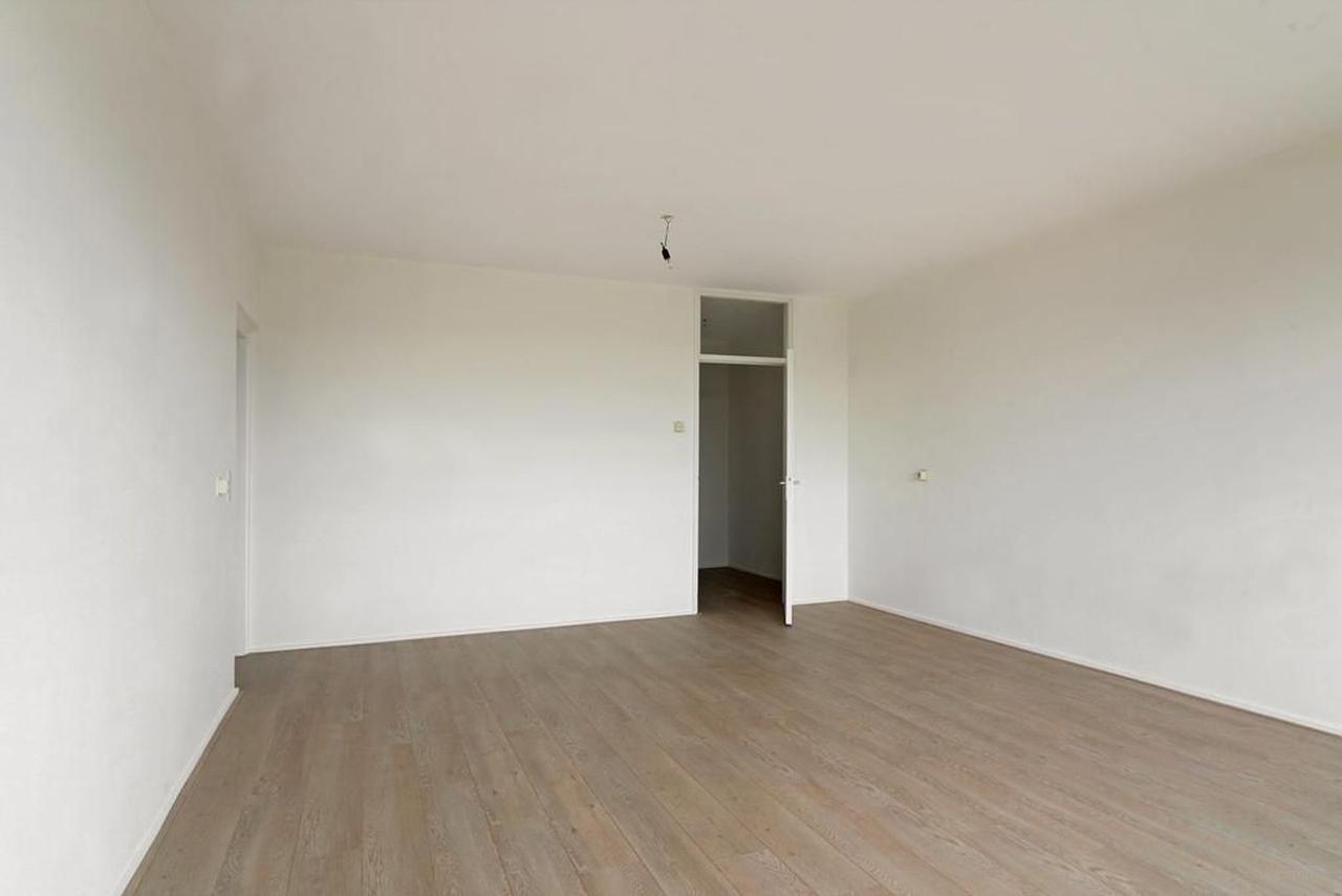 4-kamer appartement op de 14e verdieping - Afbeelding 12