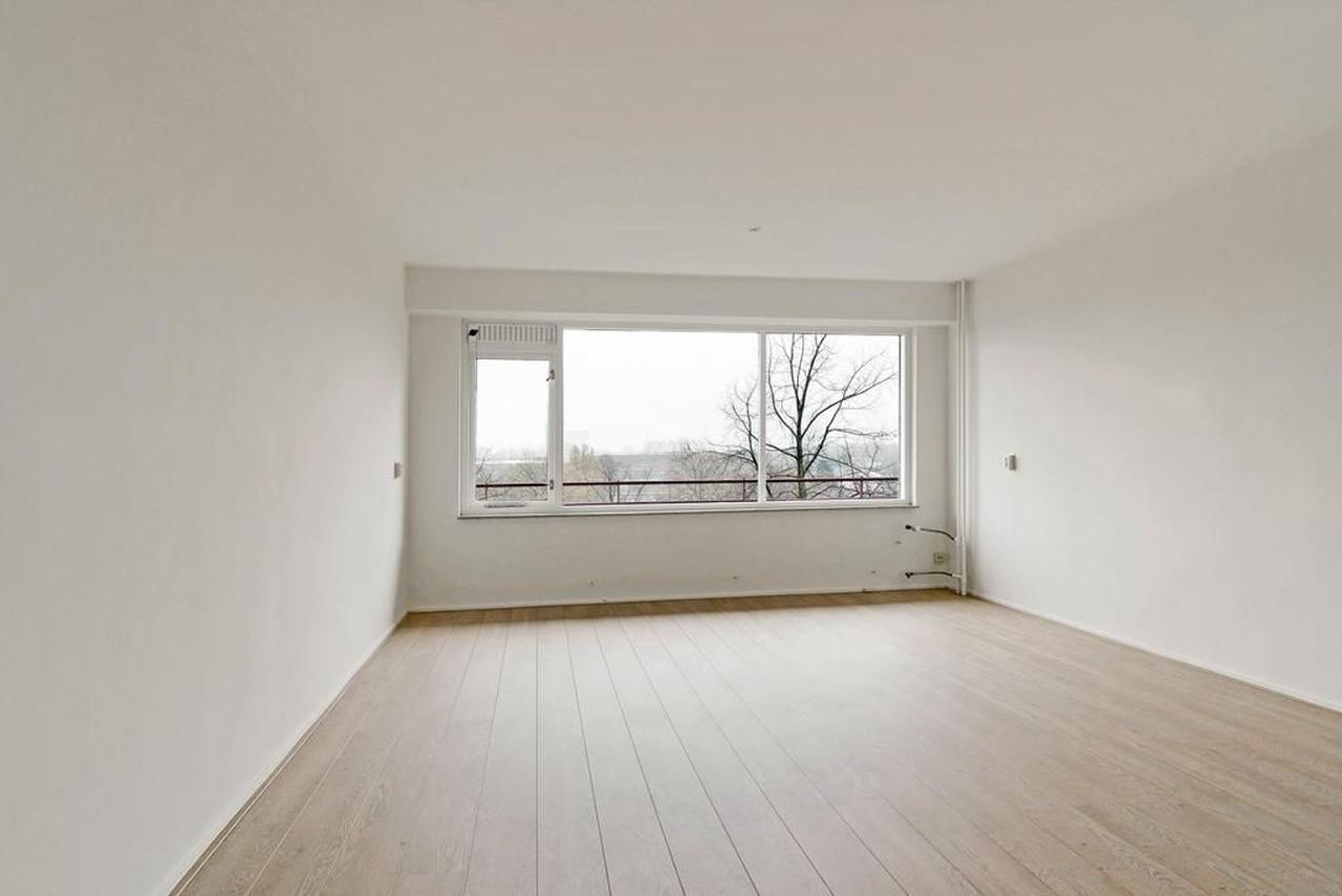4-kamer appartement op de 14e verdieping - Afbeelding 14
