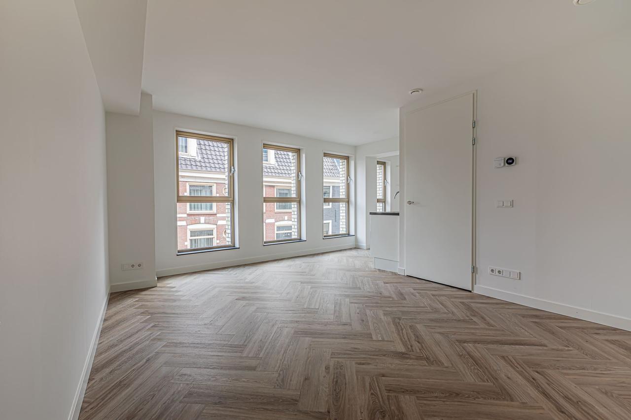 Furnished 1-bedroom apartment near Leidseplein - Image 1