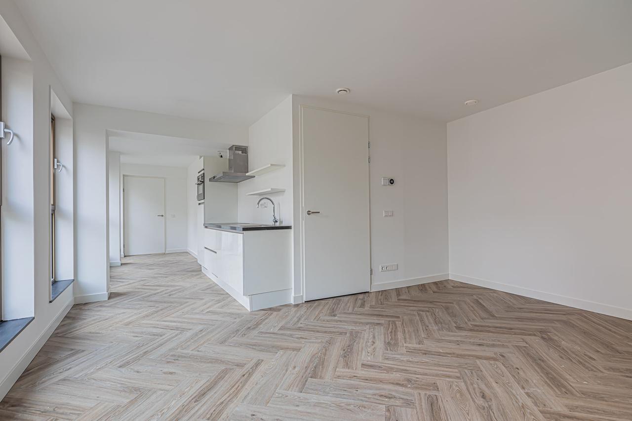 Furnished 1-bedroom apartment near Leidseplein - Image 2