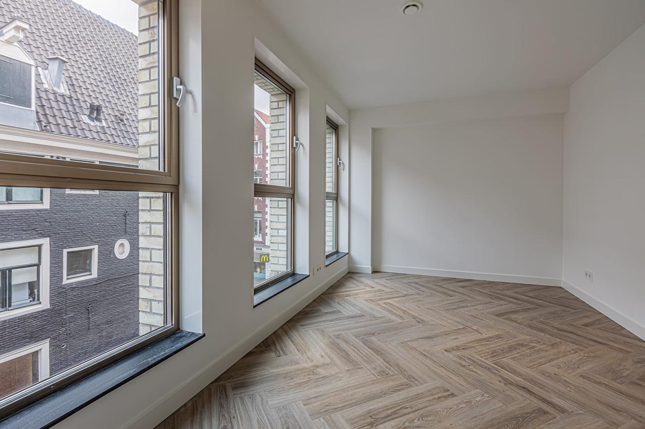 Furnished 1-bedroom apartment near Leidseplein - Image 10