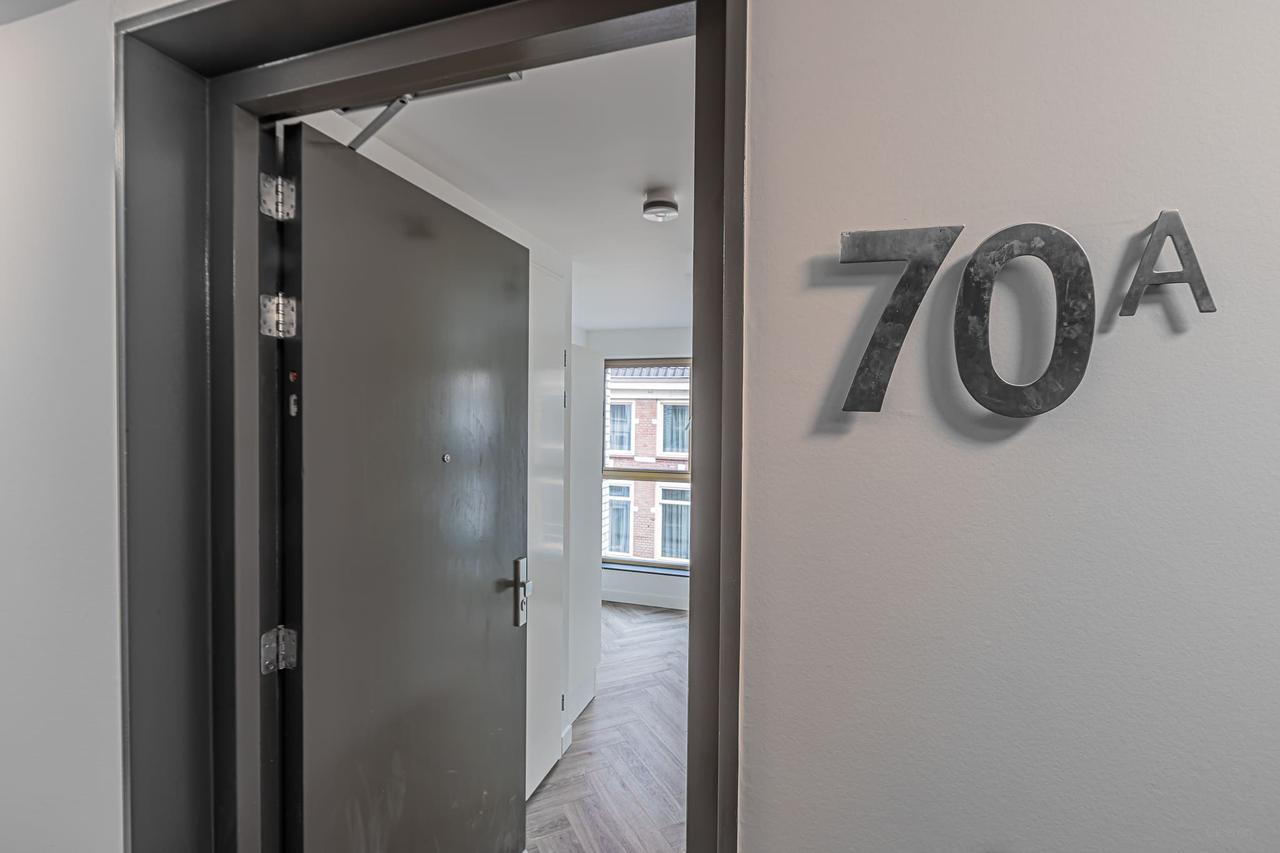 Furnished 1-bedroom apartment near Leidseplein - Image 15