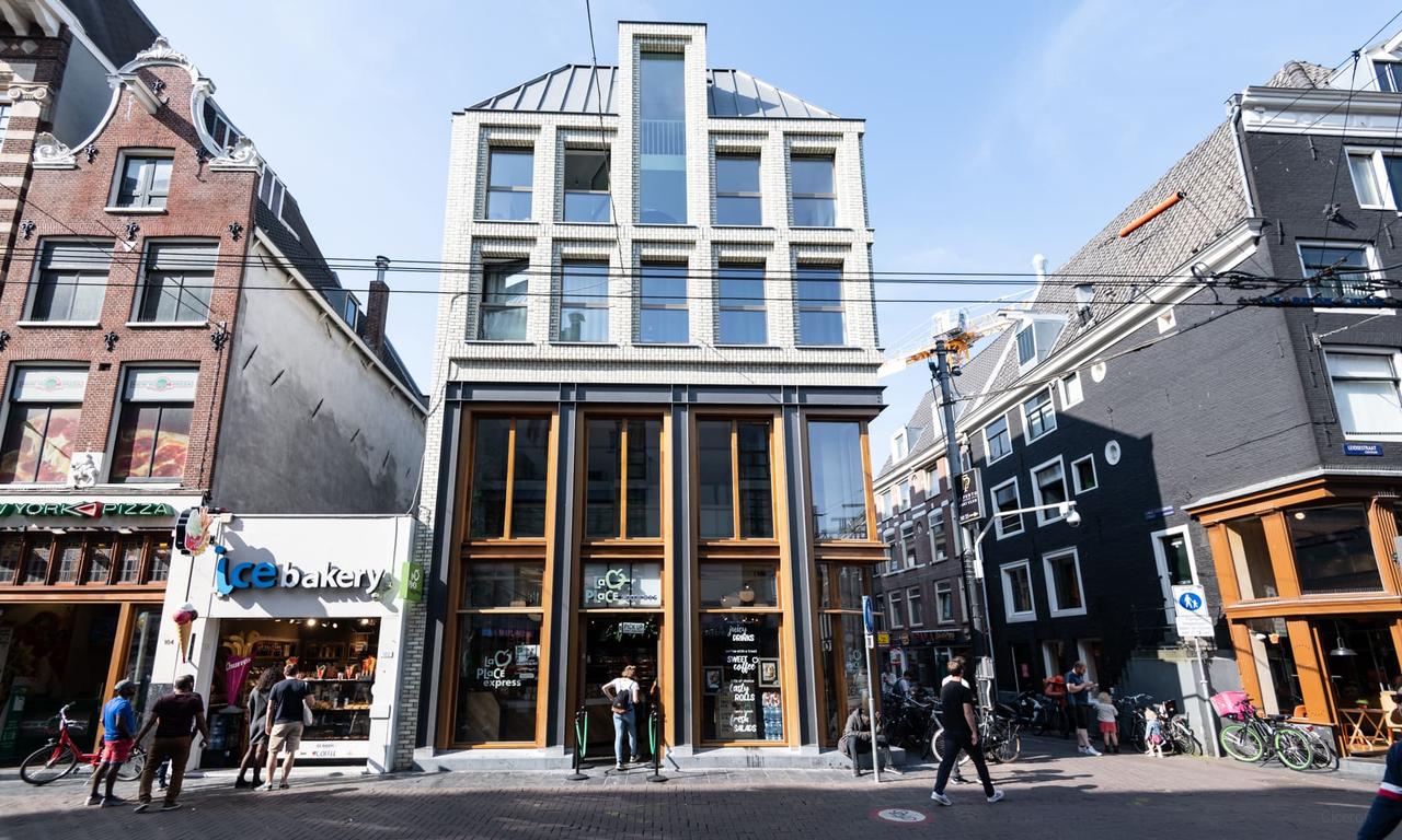 Furnished 1-bedroom apartment near Leidseplein - Image 18