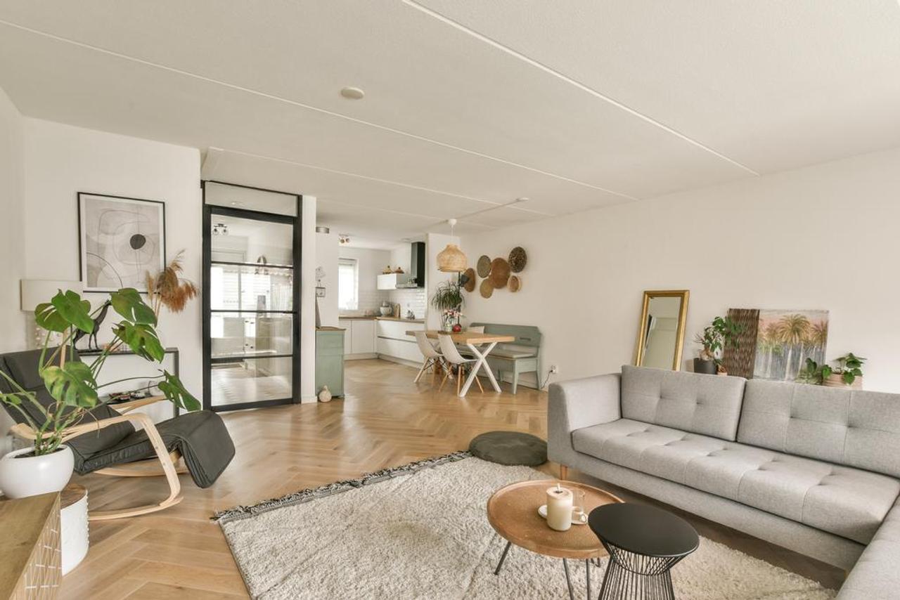 Furnished Family Home with Garden in Literatuurwijk - Image 1