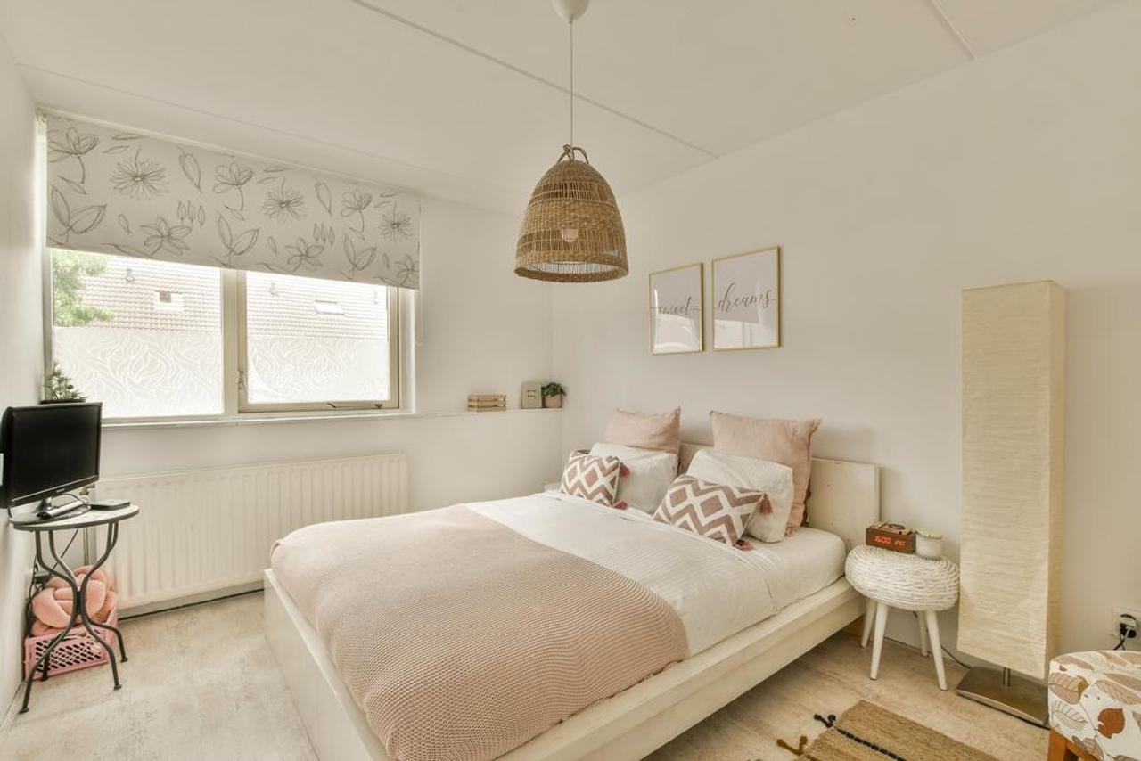 Furnished Family Home with Garden in Literatuurwijk - Image 13