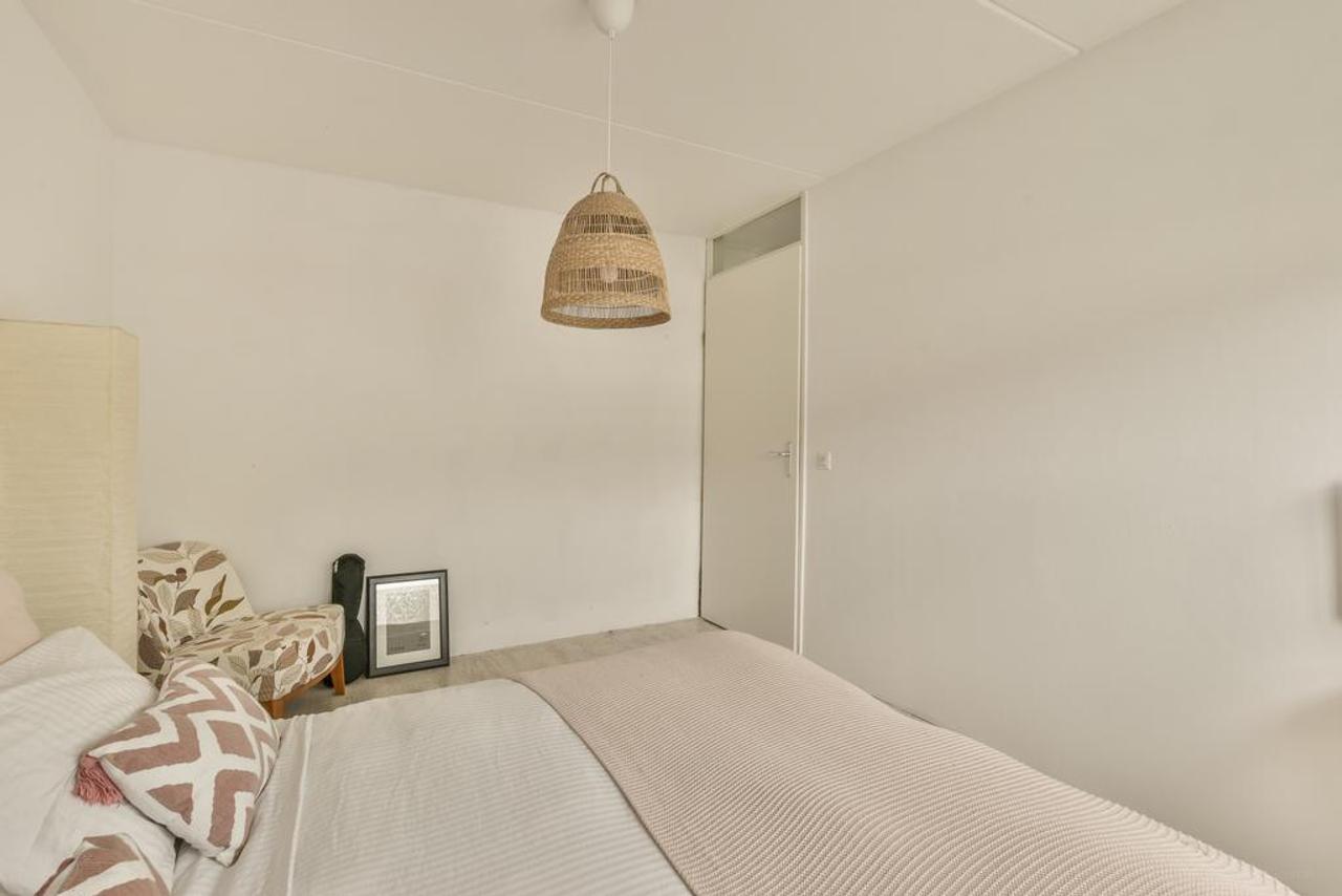 Furnished Family Home with Garden in Literatuurwijk - Image 14