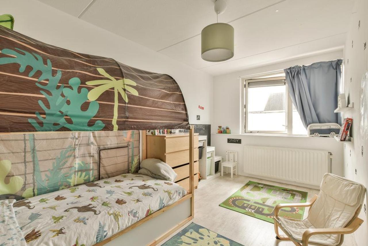 Furnished Family Home with Garden in Literatuurwijk - Image 15