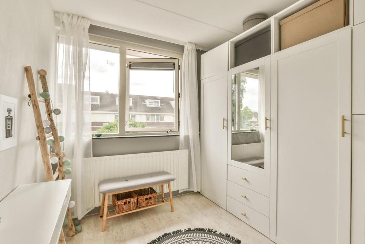 Furnished Family Home with Garden in Literatuurwijk - Image 19