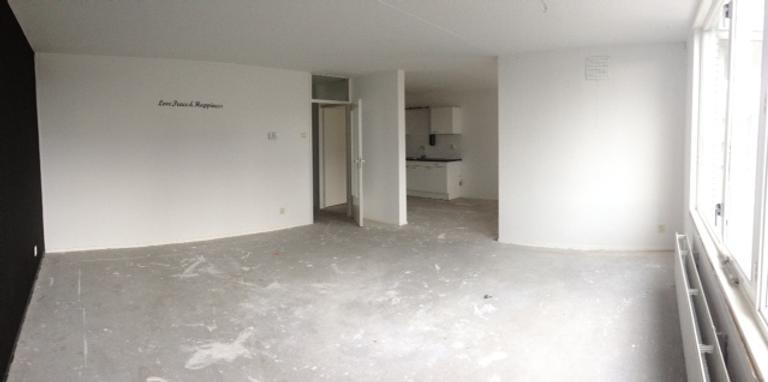 Apartment with balcony next to the station - Image 2