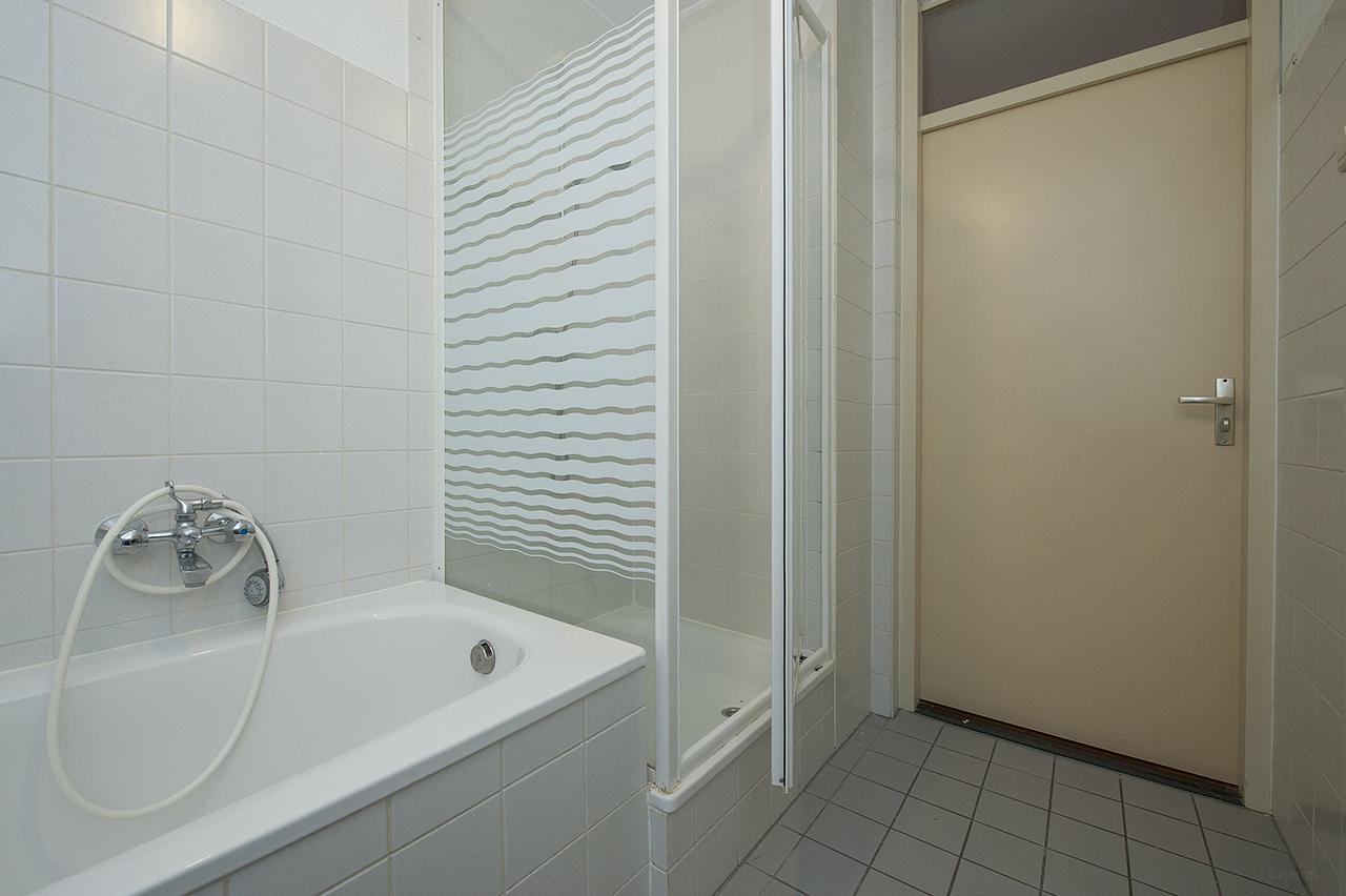 Apartment with balcony next to the station - Image 6