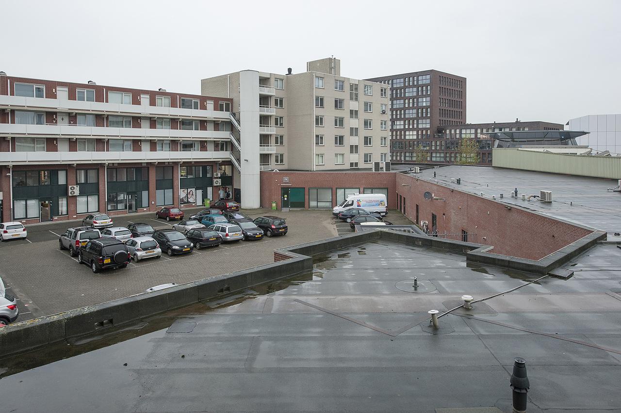 Apartment with balcony next to the station - Image 10