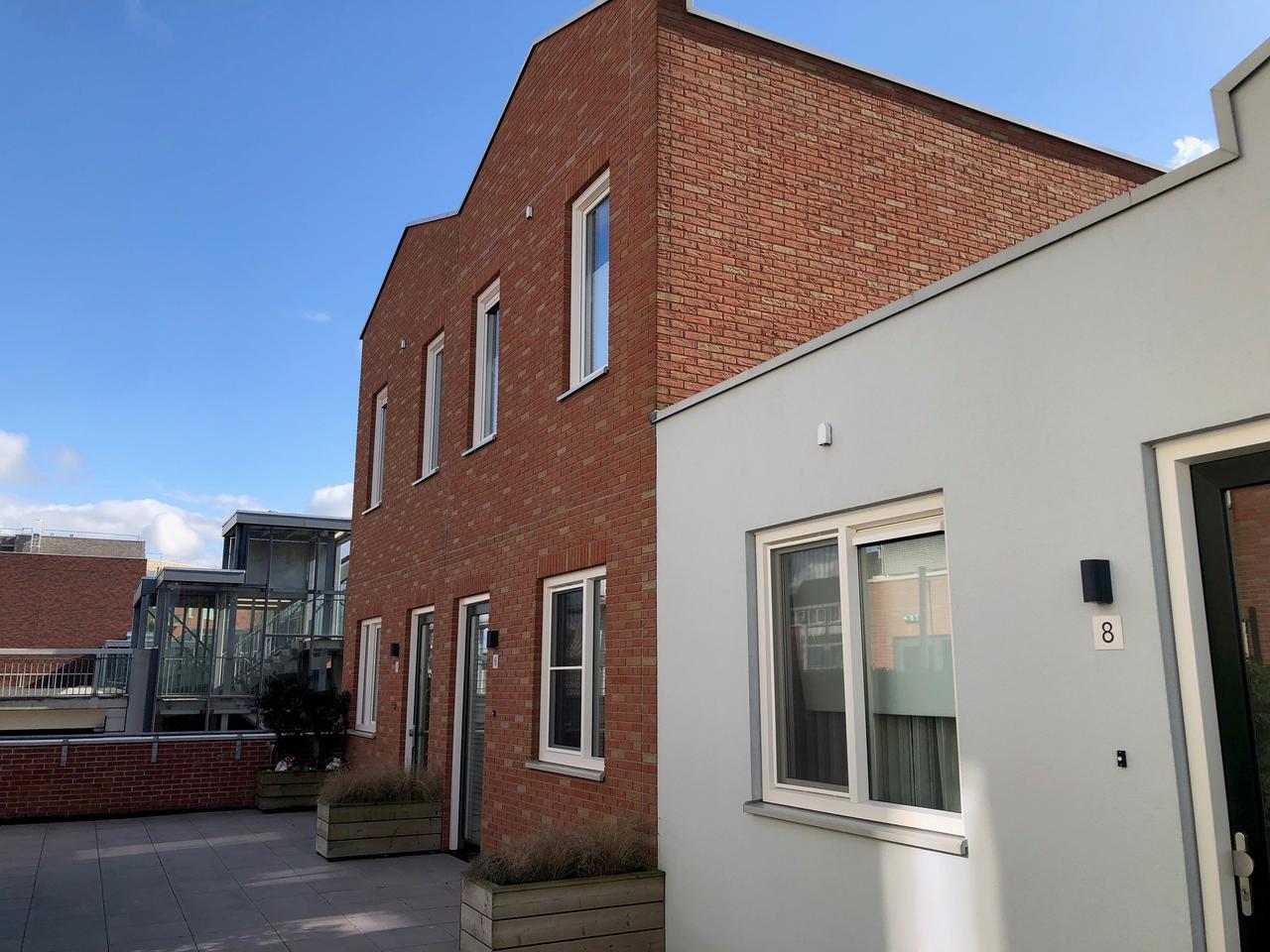 2-Bedroom Apartment with Two Terraces - Image 6