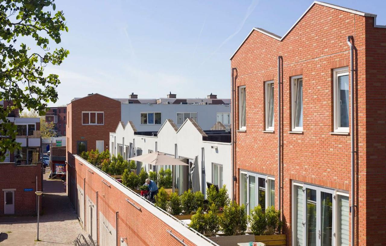 Maisonette with Terrace in Almere Haven - Image 1