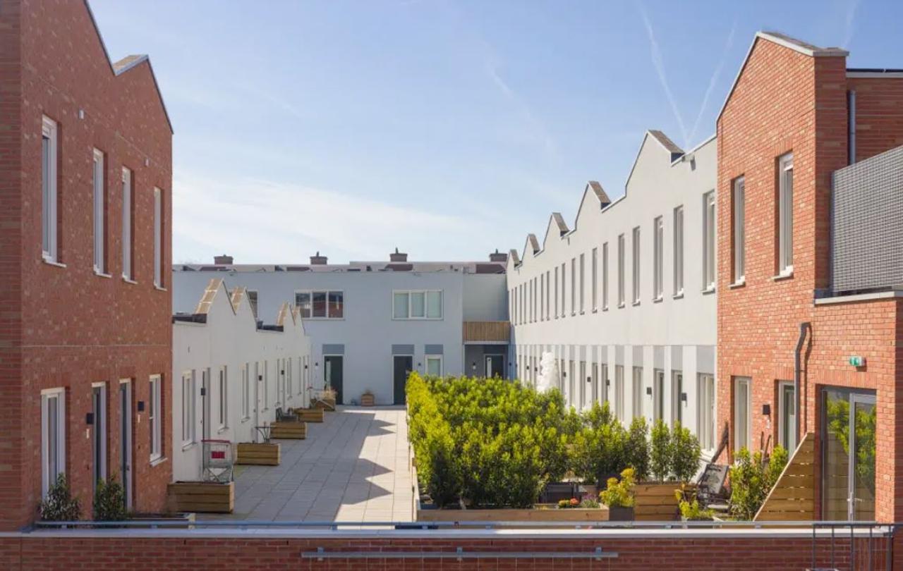 Maisonette with Terrace in Almere Haven - Image 6