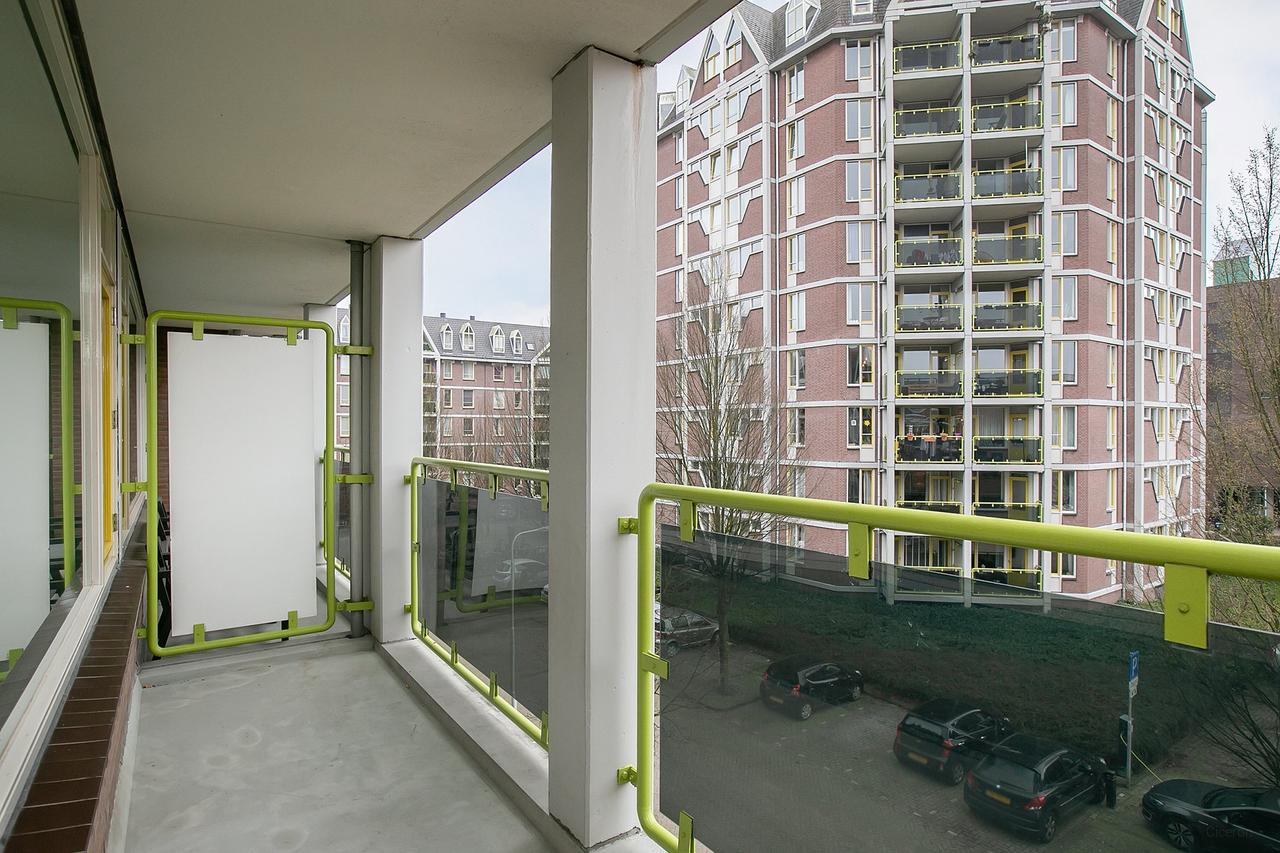 Apartment with Balcony in the Heart of Tilburg - Image 10