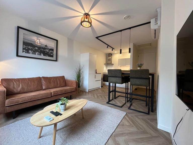 Gemeubileerd appartement met airco in centrum - Afbeelding 8