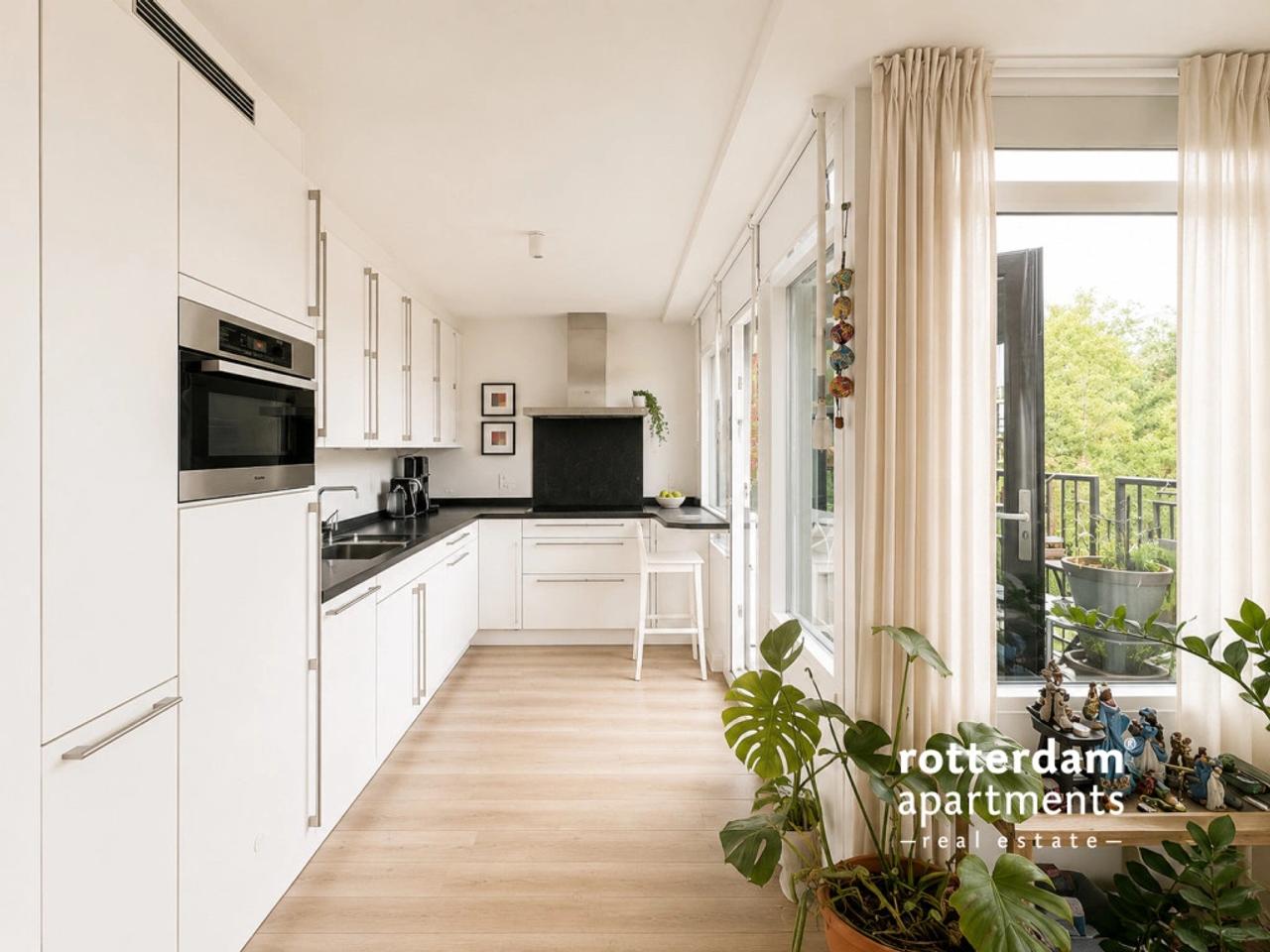 Gemeubileerd 3-kamerappartement met havenzicht - Afbeelding 6