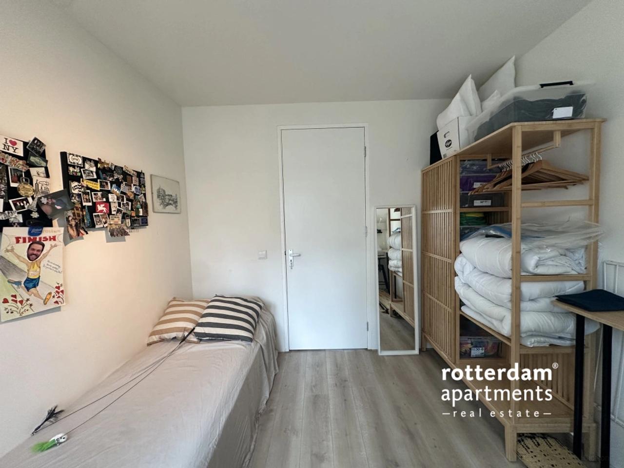 Gemeubileerd 3-kamerappartement met havenzicht - Afbeelding 11