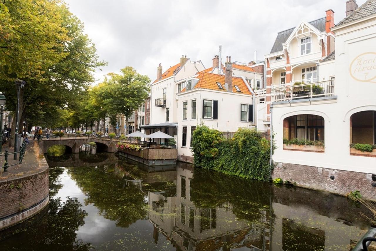 Terras aan de gracht in hartje Den Haag - Afbeelding 27