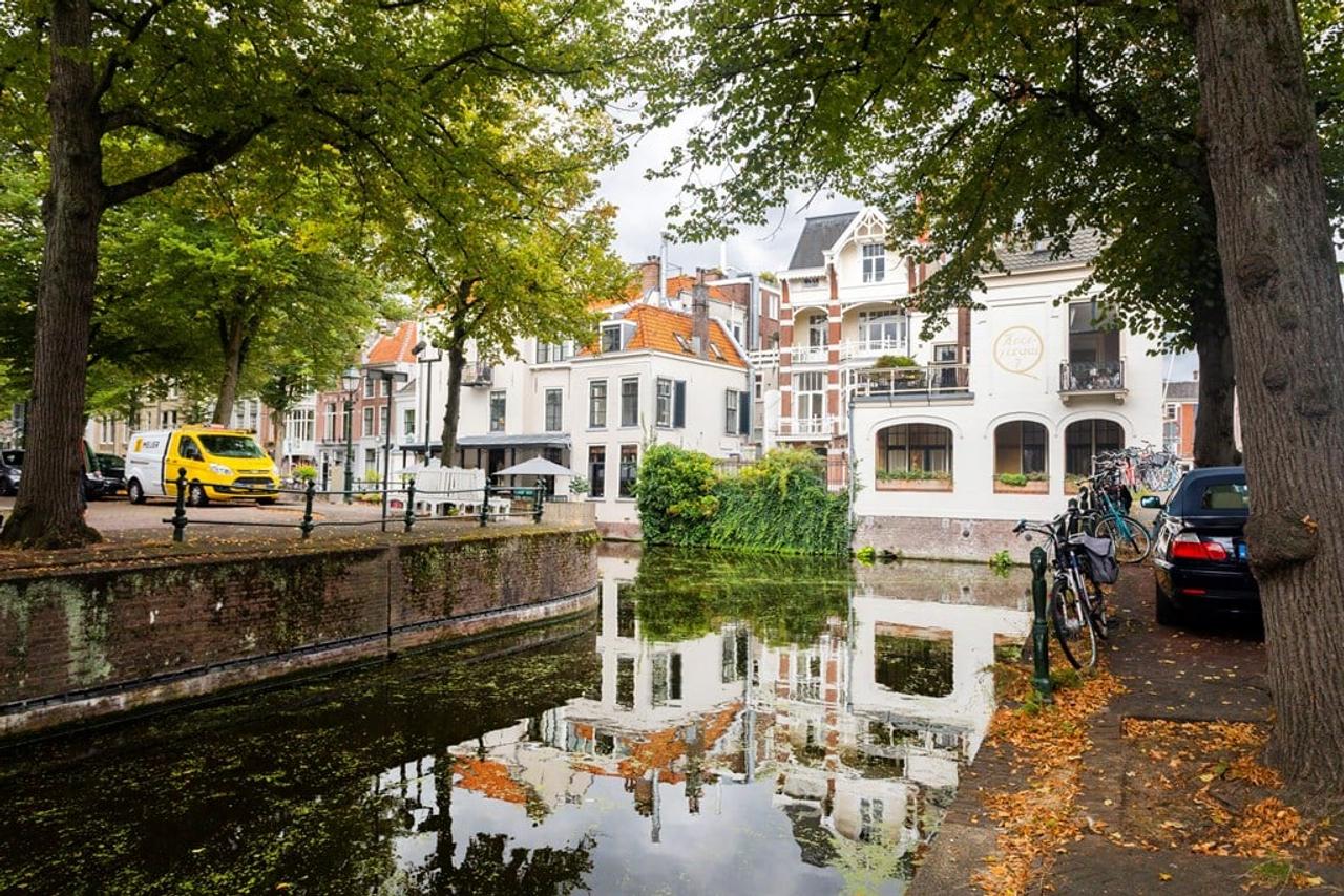Terras aan de gracht in hartje Den Haag - Afbeelding 28