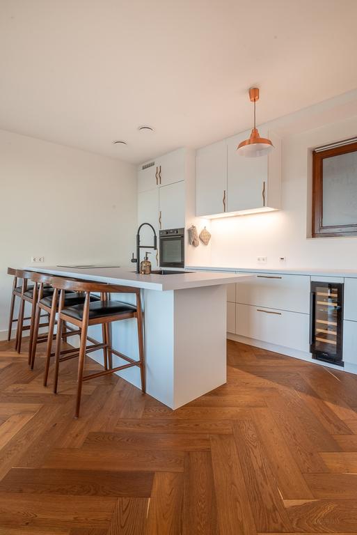 3-Bedroom Apartment with Large Terrace - Image 7
