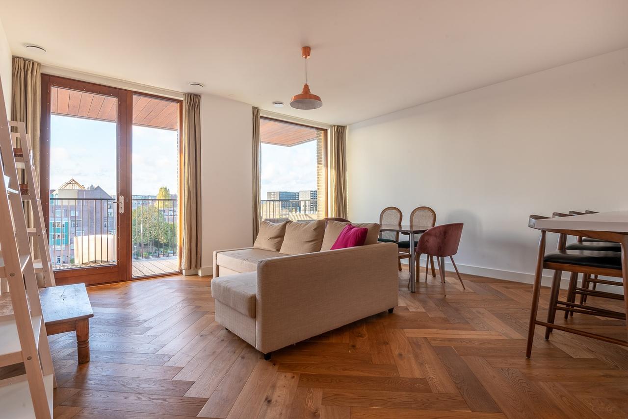 3-Bedroom Apartment with Large Terrace - Image 10
