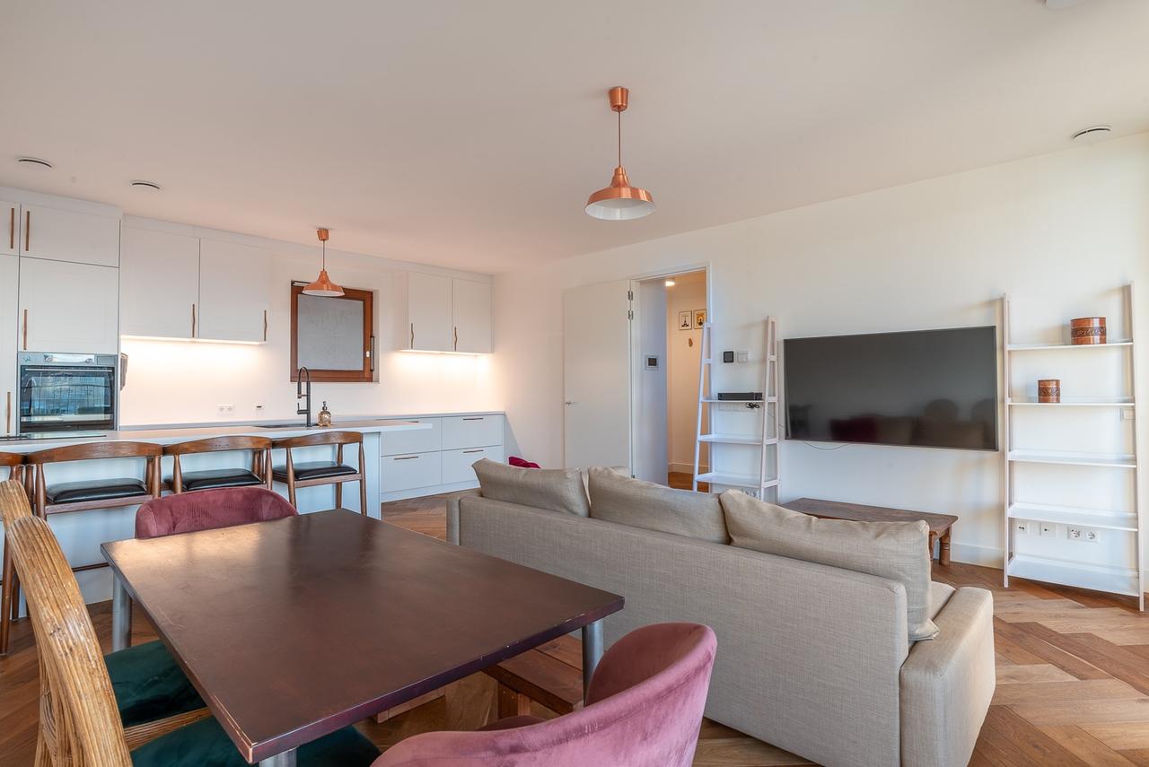 3-Bedroom Apartment with Large Terrace - Image 12