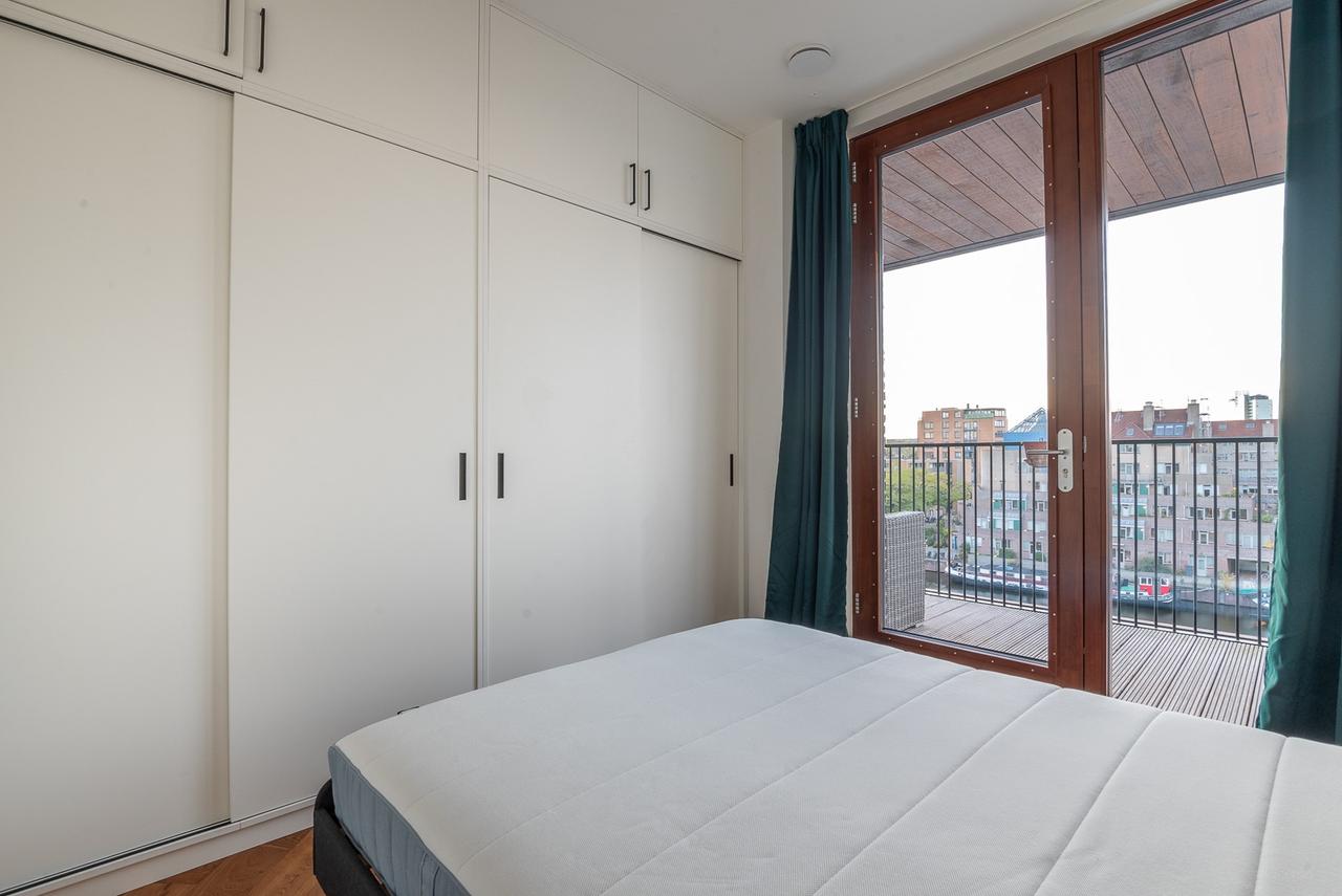 3-Bedroom Apartment with Large Terrace - Image 19