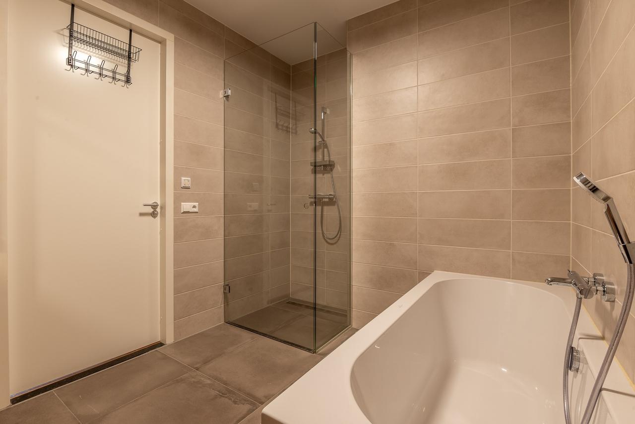 3-Bedroom Apartment with Large Terrace - Image 23