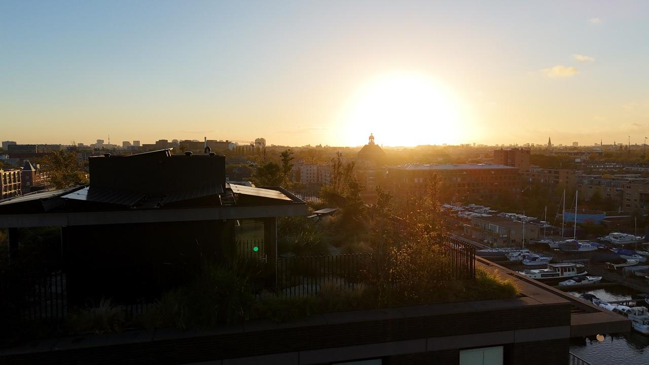 3-Bedroom Apartment with Large Terrace - Image 31