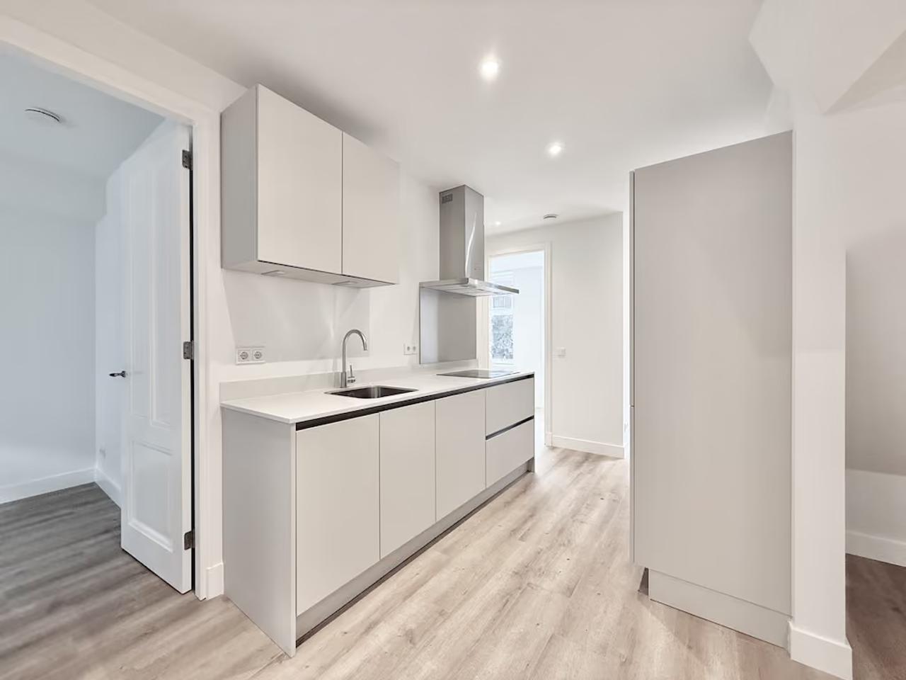 2-slaapkamer appartement met tuin in De Baarsjes - Afbeelding 1