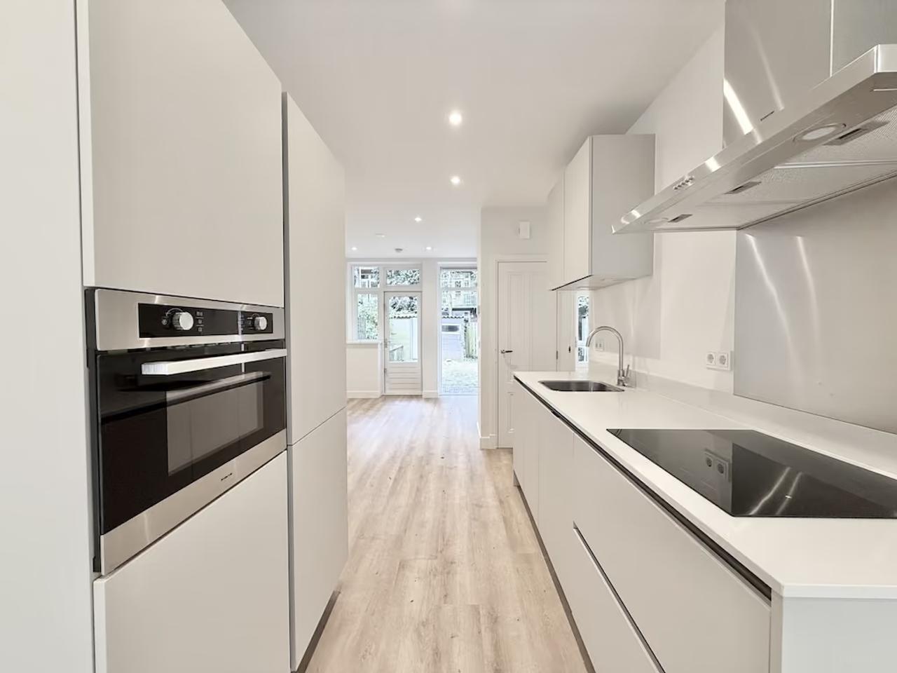2-slaapkamer appartement met tuin in De Baarsjes - Afbeelding 4