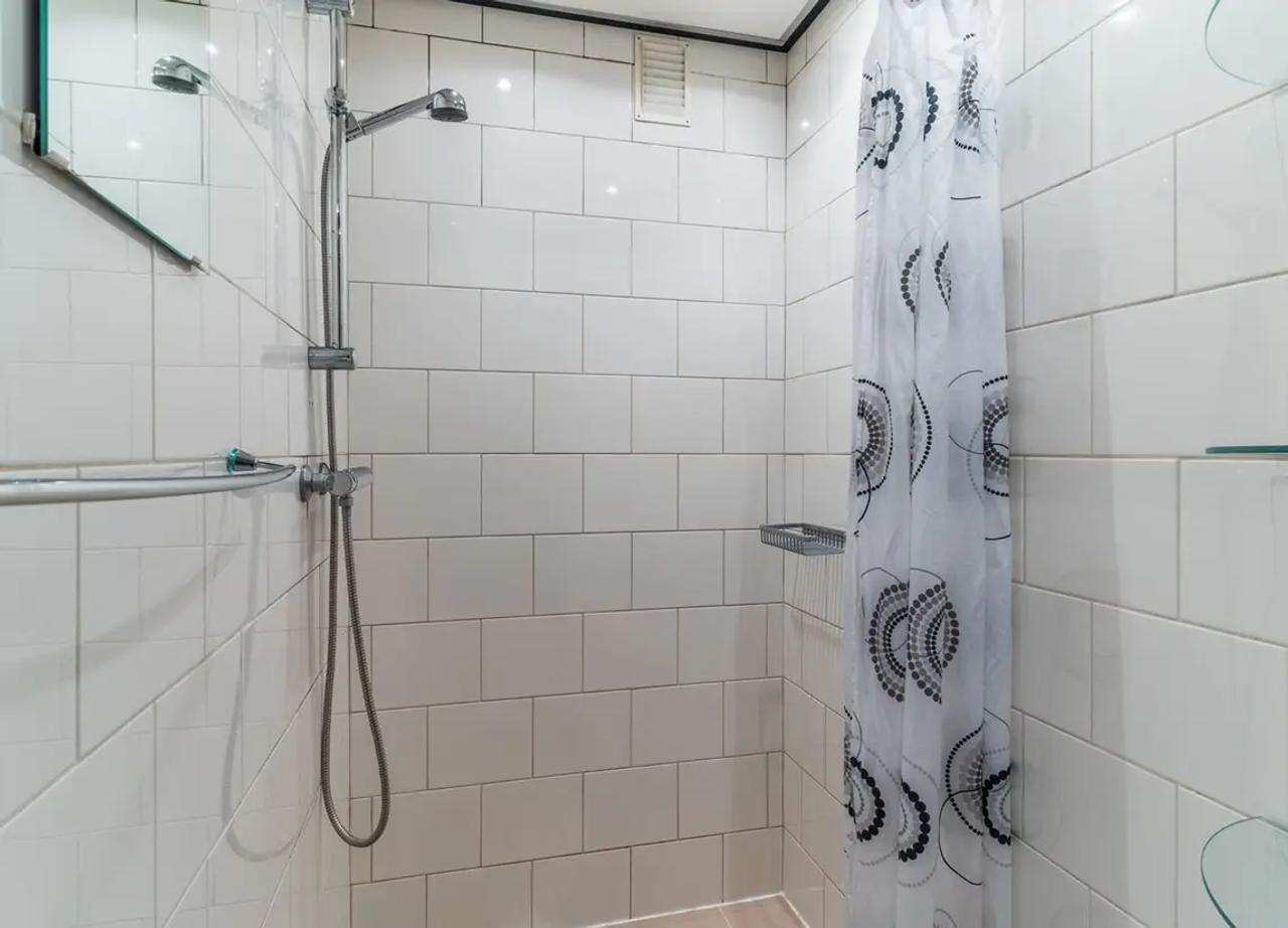 3-Bedroom Apartment in Tilburg - Image 2